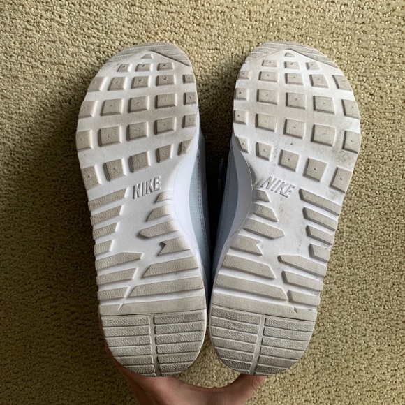 Nike gray air max Thea tennis shoes - Picture 7 of 8